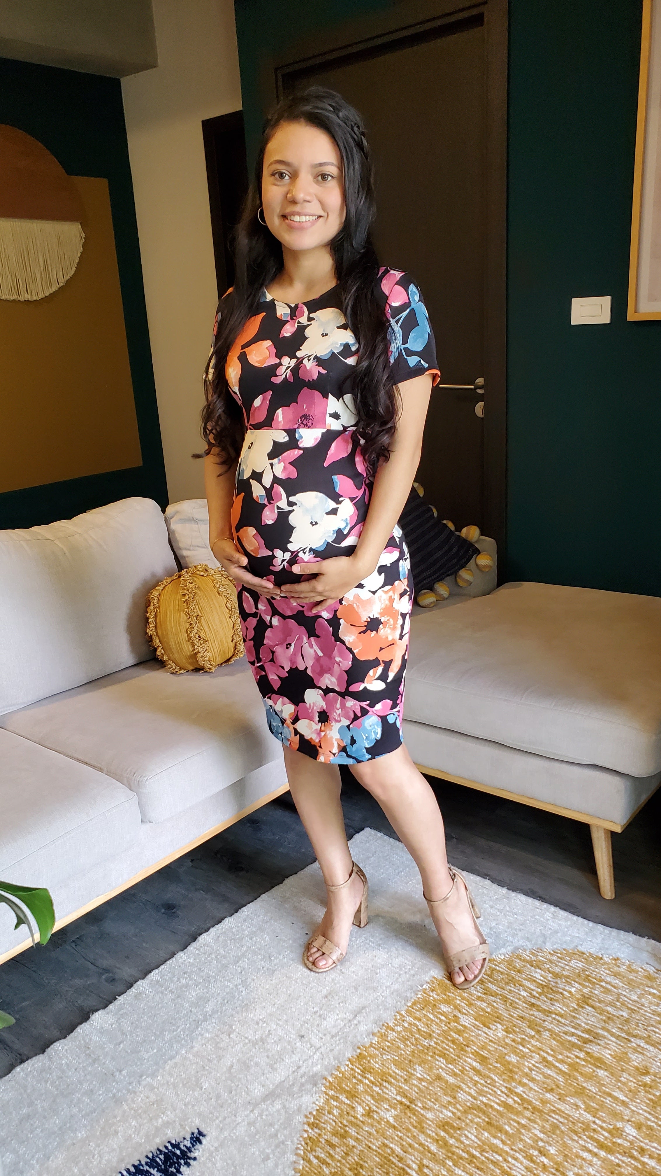 Vestido de maternidad corto ajustado