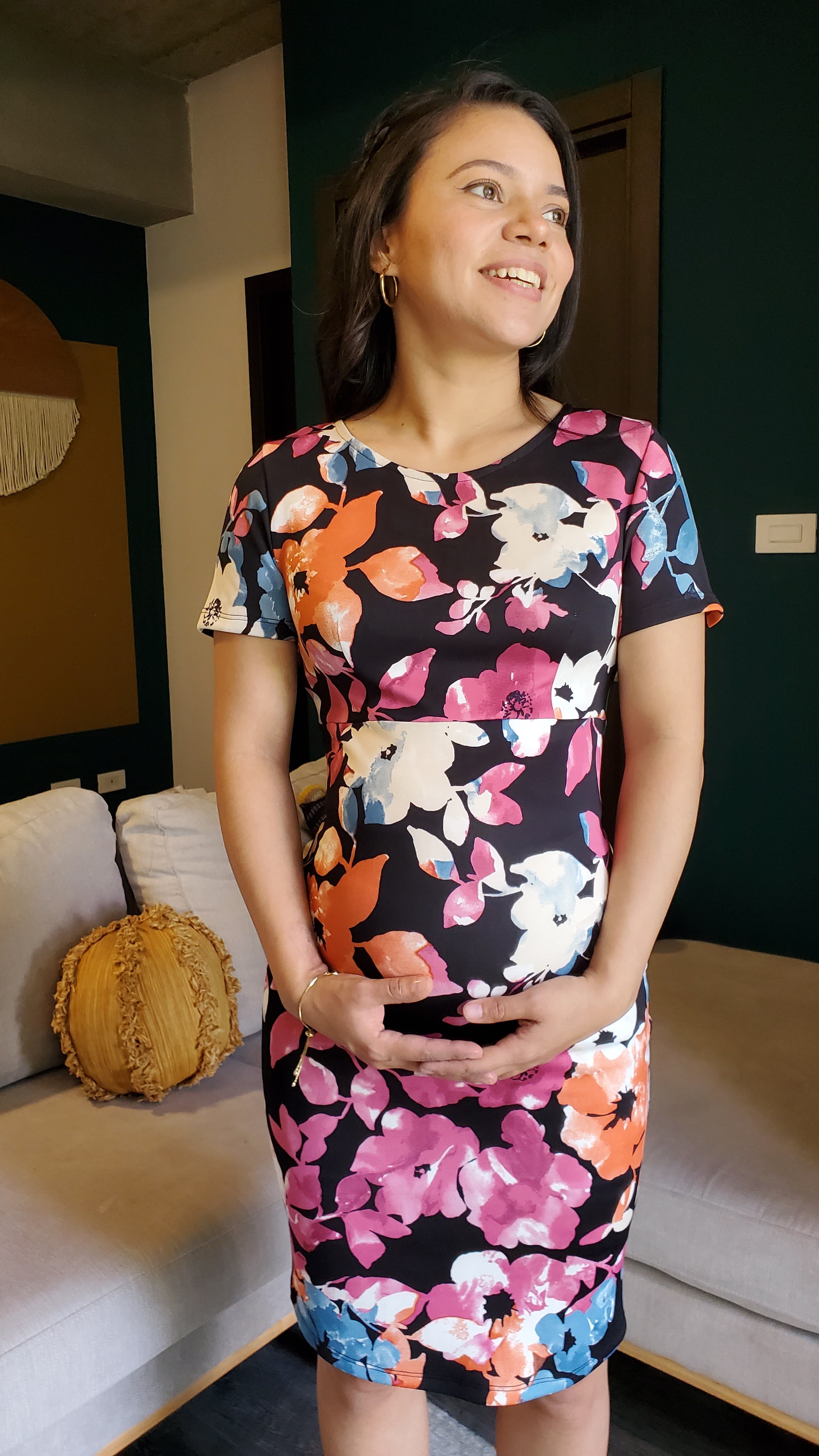 Vestido de maternidad corto ajustado