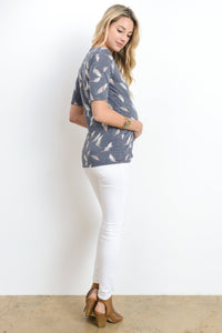 Blusa color gris con diseño de hojas FB14