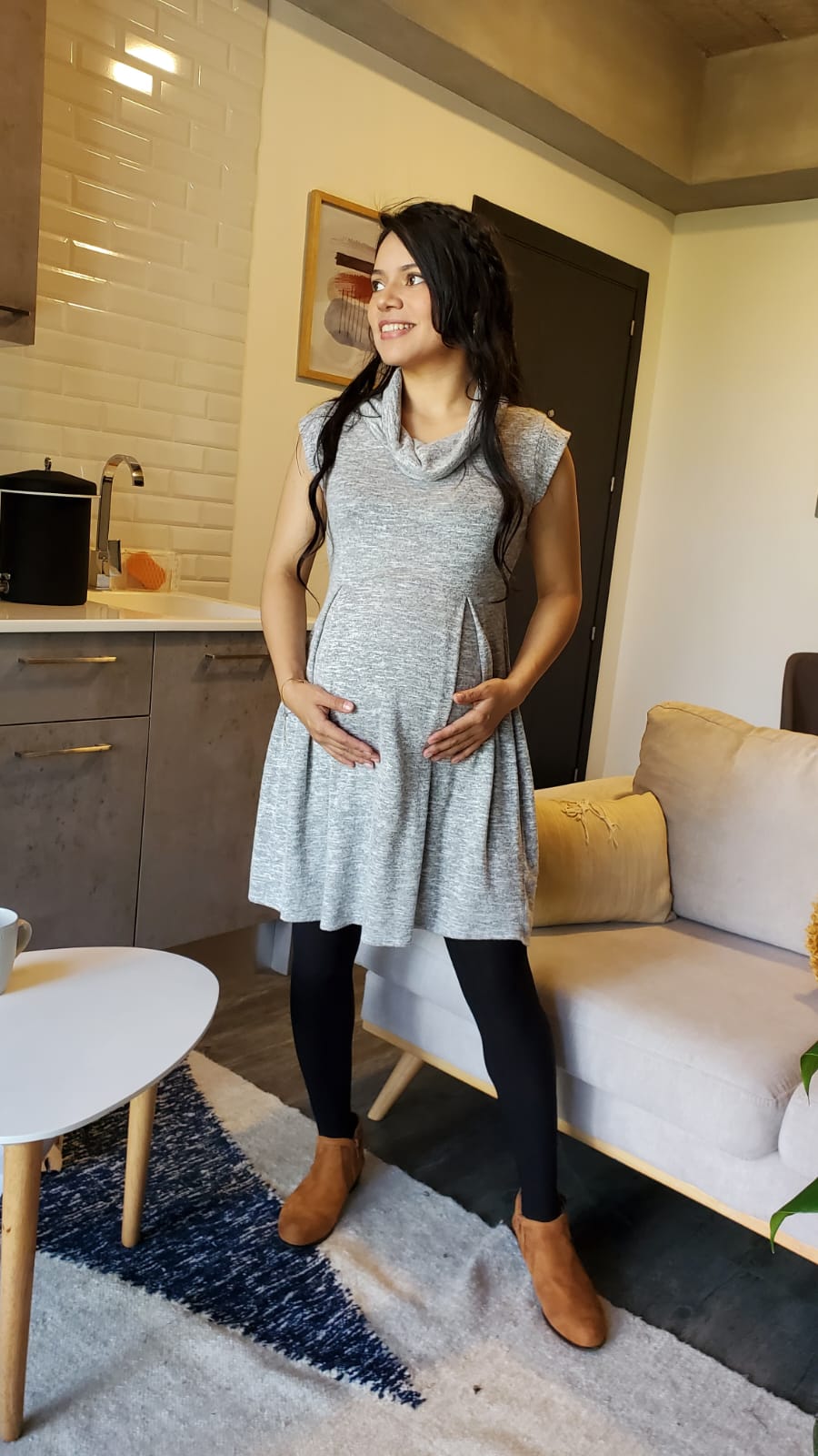vestido gris cuello de tortuga