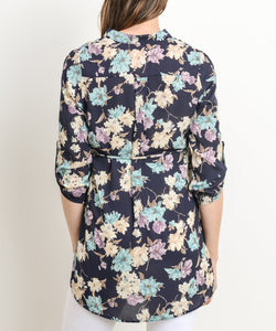 Blusa de embarazo y post parto estilo túnica azul floral